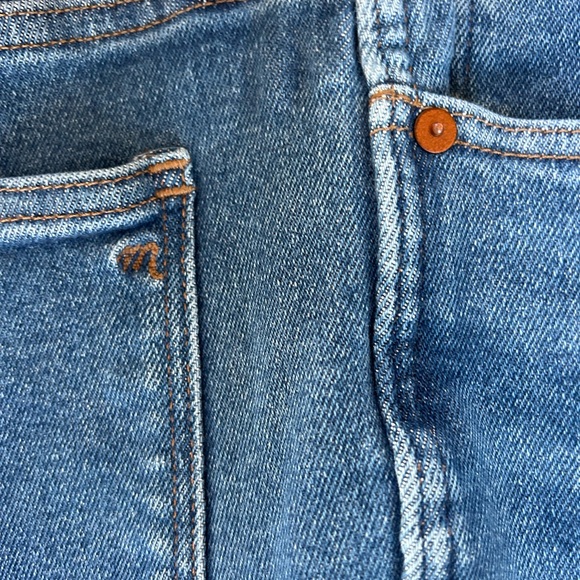 Madewell Stovepipe Jeans. Classic medium wash. High waist. Straight leg. Size 30 - Picture 12 of 16